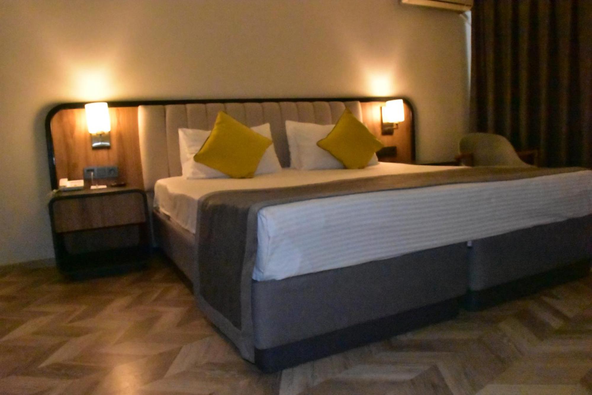Uk Ankara Hotel Luaran gambar
